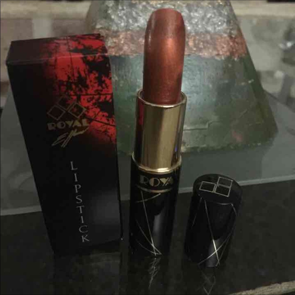 Brand new Royal Lipstick #017